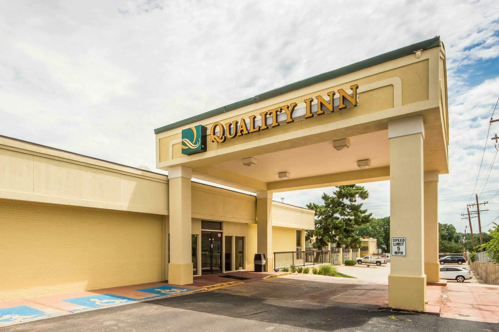 Quality Inn Ponca City Route 77 Extérieur photo
